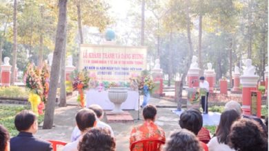 Tiếp nối những truyền thống tốt đẹp của dân tộc “Uống nước nhớ nguồn, ăn quả nhớ người trồng cây” trong thời gian qua, được sự quan tâm của ông Trần Giữu và các gia đình danh nhân, Bệnh viện vui mừng đón nhận thêm 11 tượng Danh nhân y học gia nhập Vườn tượng Nhân Ái. Đây là niền vinh dự của Bệnh viện và gần 500 bệnh nhân phong đang sinh sống tại Quy Hòa.